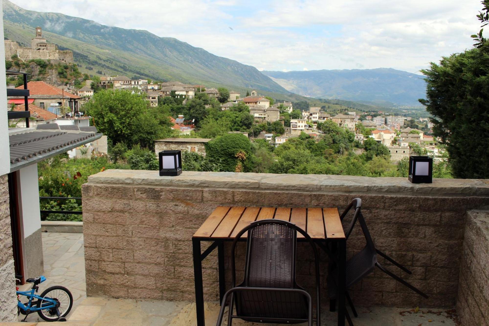 Guest House Amades Gjirokastër Exterior foto