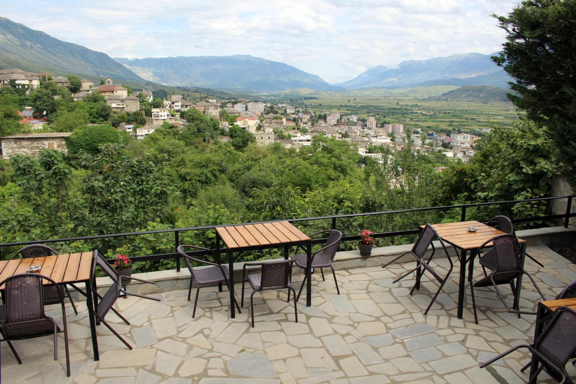 Guest House Amades Gjirokastër Exterior foto
