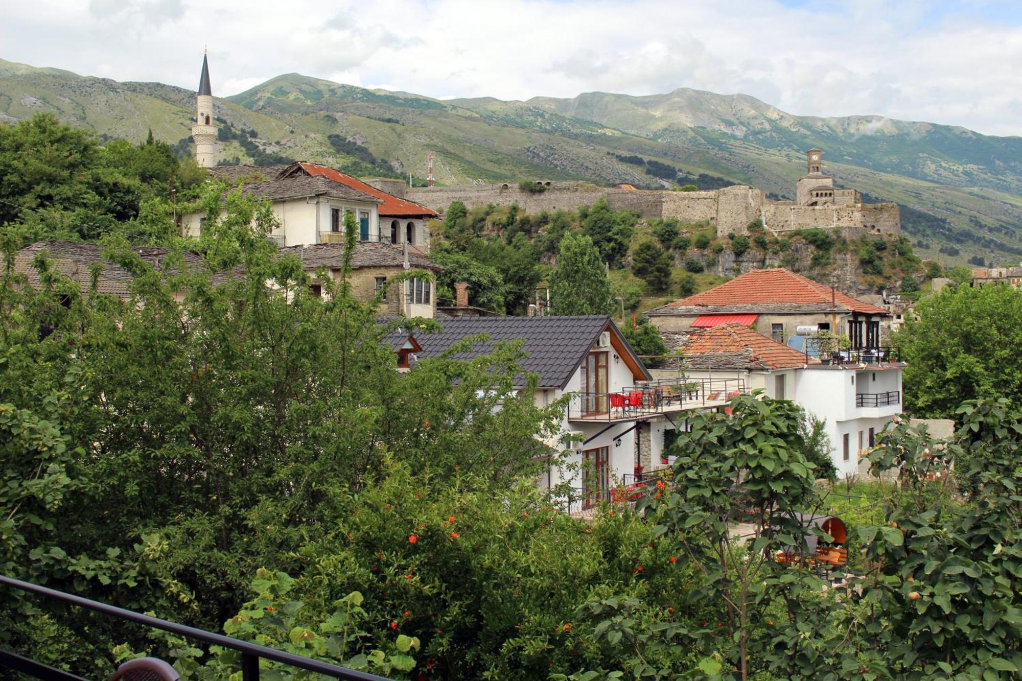 Guest House Amades Gjirokastër Exterior foto